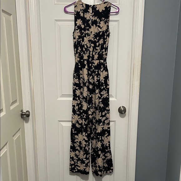 GAP Black and Cream Floral Jumpsuit, Size XS - Picture 2 of 3